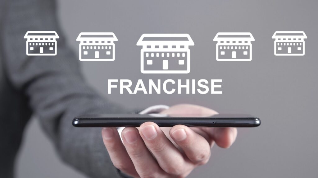 建物５個とFRANCHISEと記載の画像